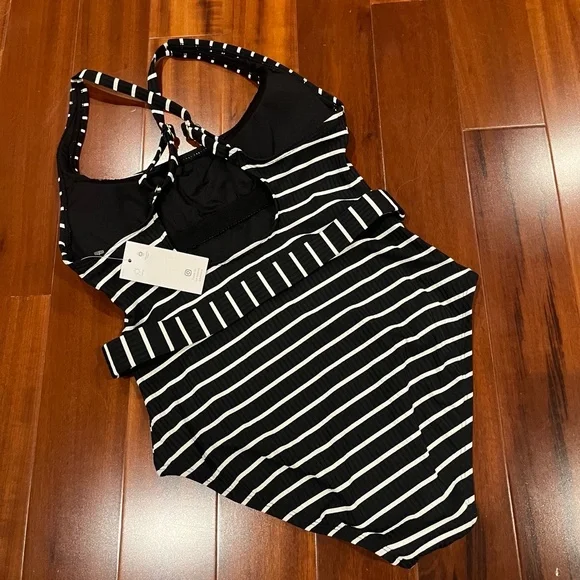 New NWT Lands End Black White Swimsuit Onepiece Stripe Belt Size Extra Small XS - Picture 4 of 8